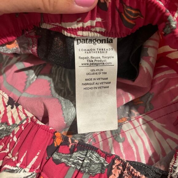Women’s Patagonia shorts ⭐️ - Picture 4 of 6
